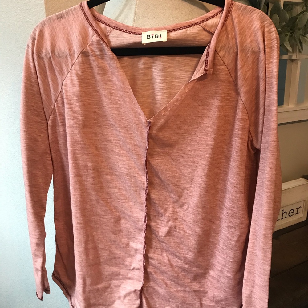 Long sleeve knit top